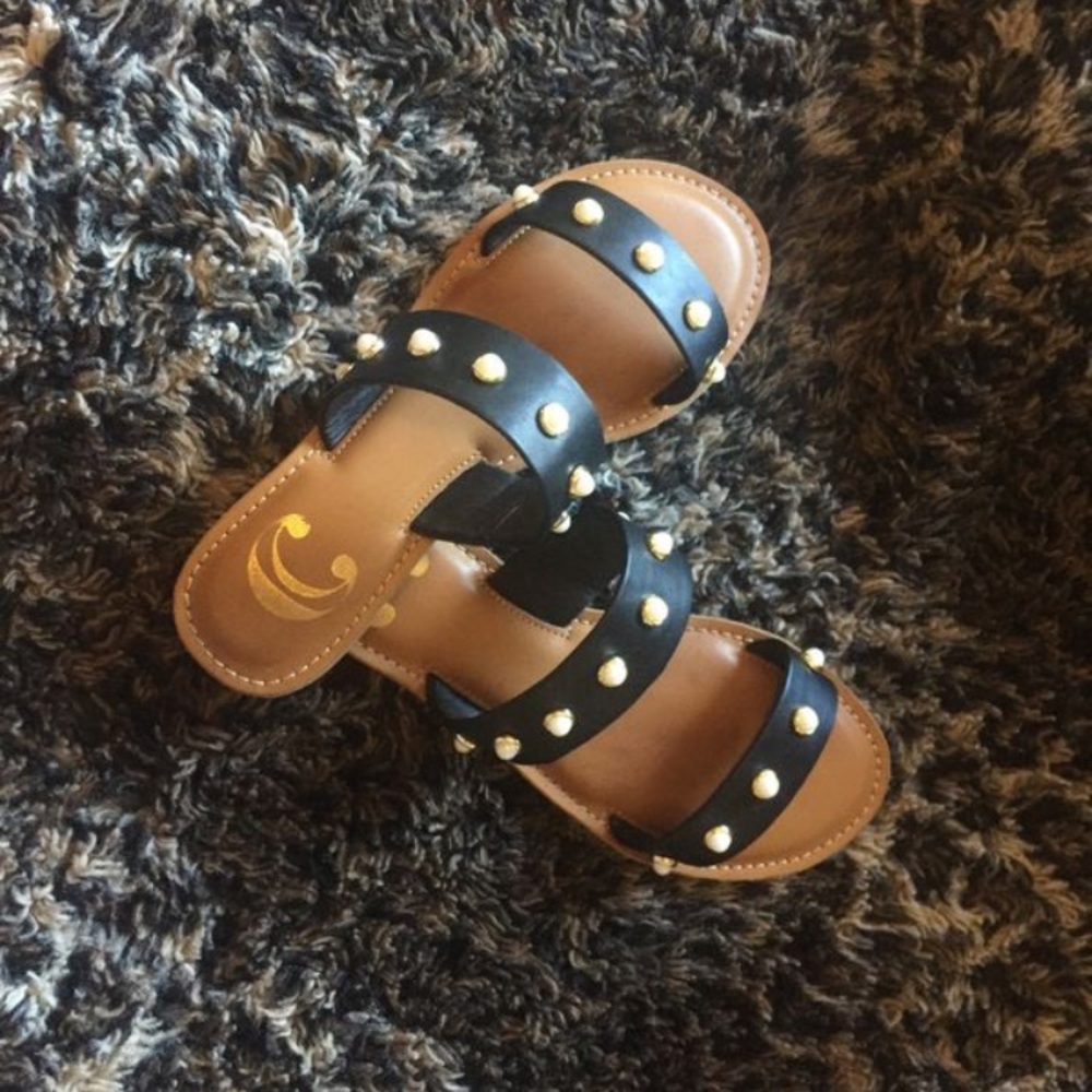 Adorable charming Charlie chanclas 😩😍